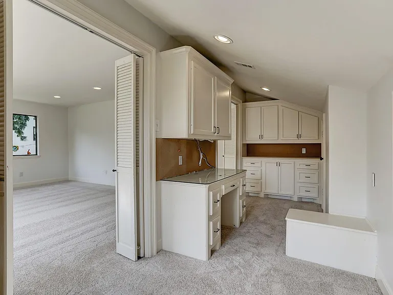 2911 University Blvd — Photo 22