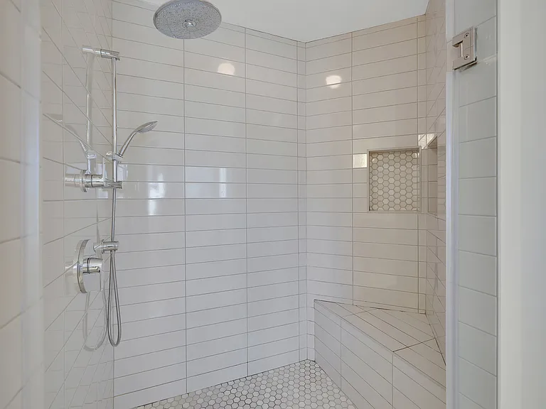 Roomy shower