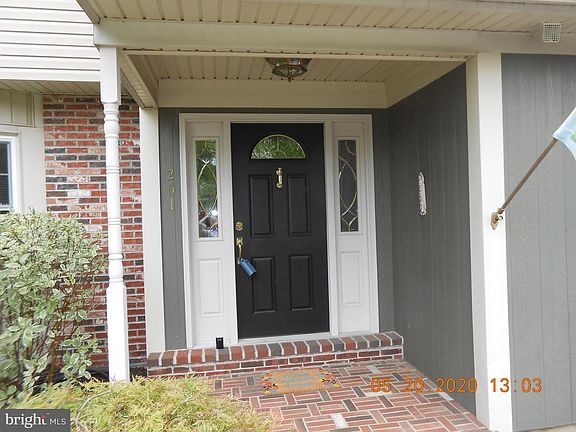 2nd image of 201 E Seneca Dr