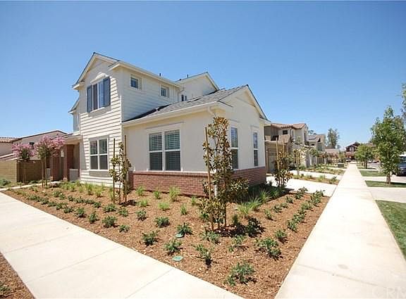2nd image of 128 Carrotwood