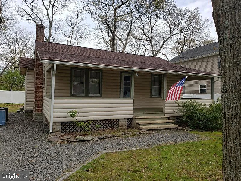 310 Bunnell Pl photo 1