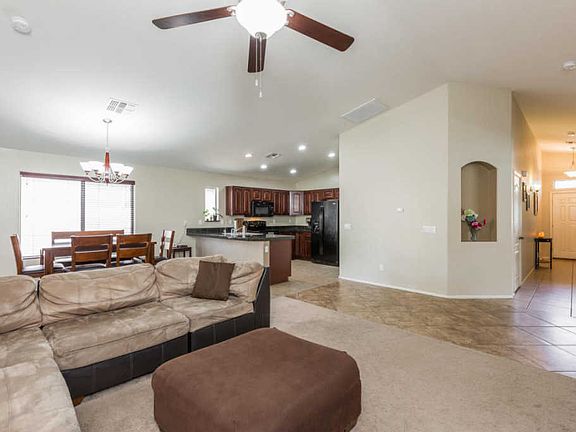 4th image of 38020 N Bonnie Ln