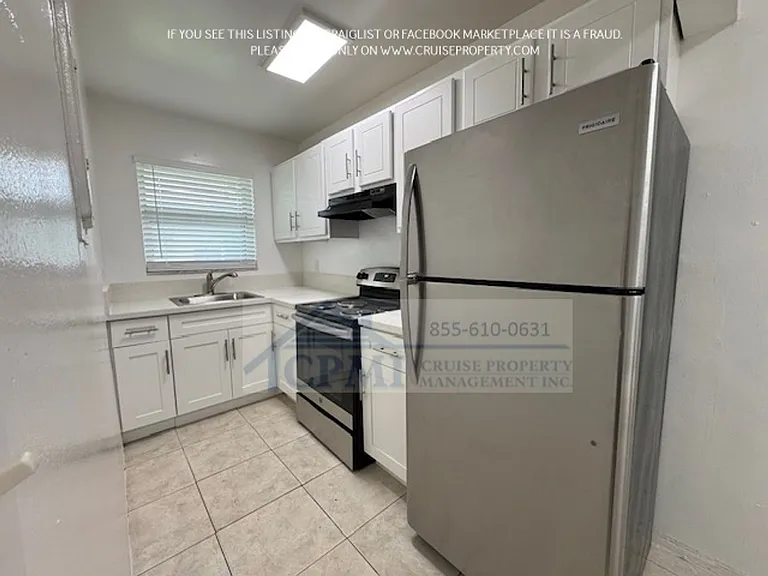 6031 Polk St — Photo 11