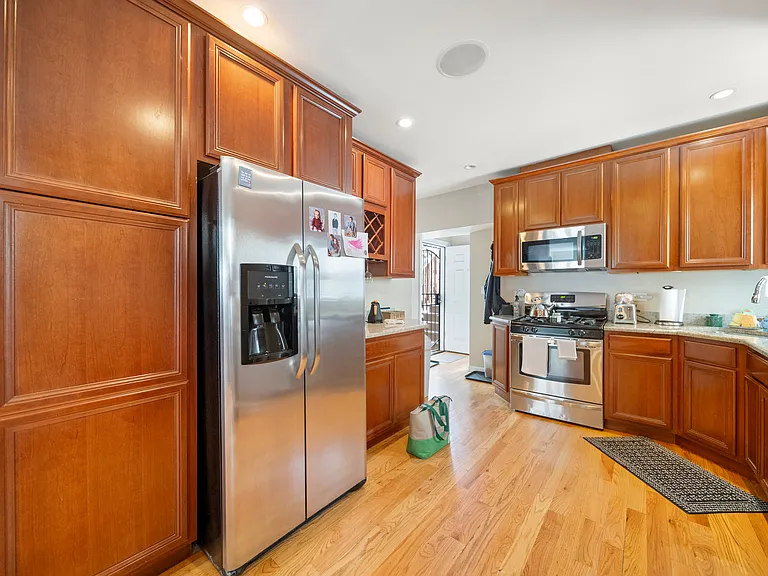 2259 W Diversey Ave #1 — Photo 12