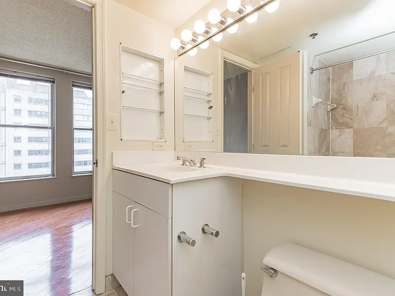 601 Pennsylvania Ave NW #805 — Photo 16