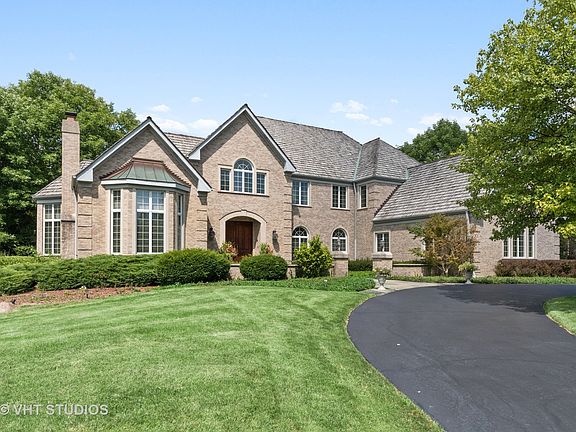 2nd image of 2205 Bracken Ln