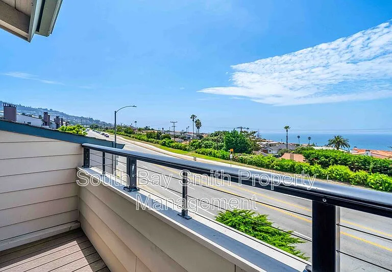 420 Palos Verdes Blvd — Photo 21