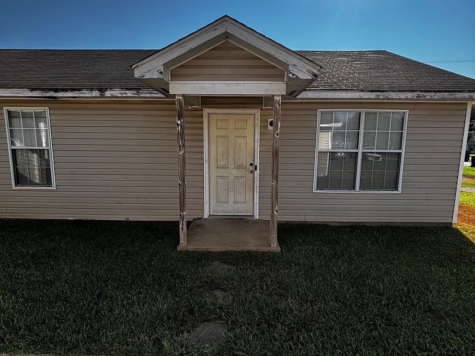 2 bed, 864 sqft, $850 — Photo 2