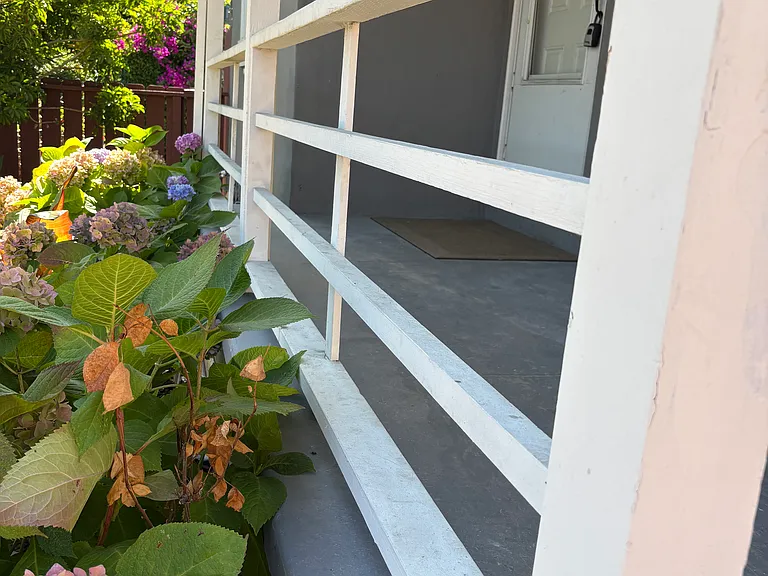 545 Rollins Rd — Photo 22