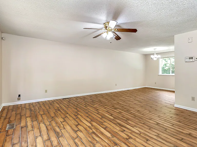 1204 Ogden Pl — Photo 5