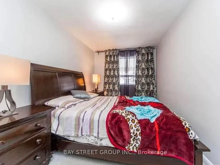 57 Medway Cres #UPPER FLOOR — Photo 17