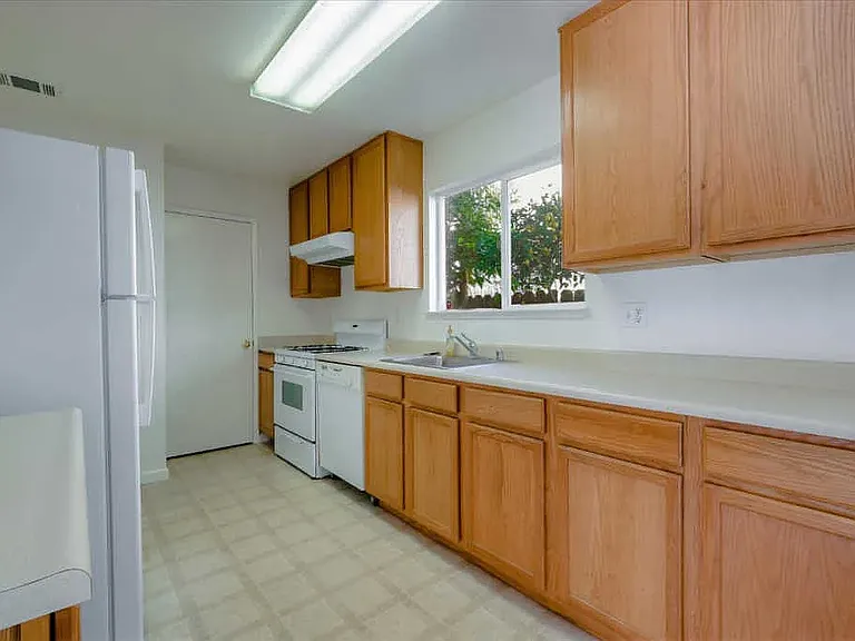 20363 Royal Ave — Photo 16