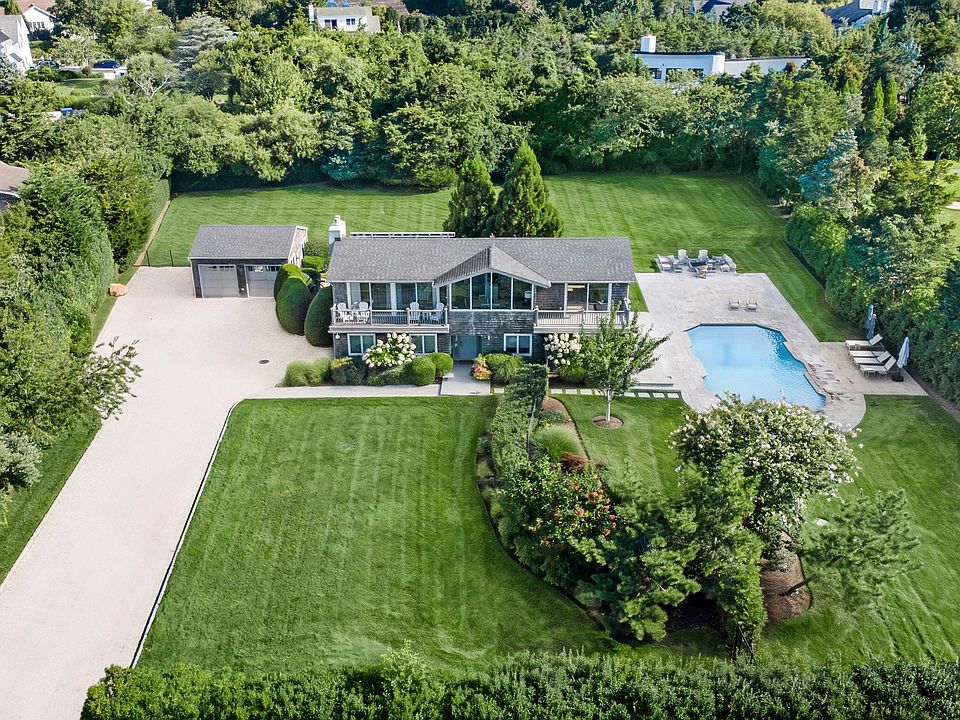 1st image of 4 Bayberry Ln