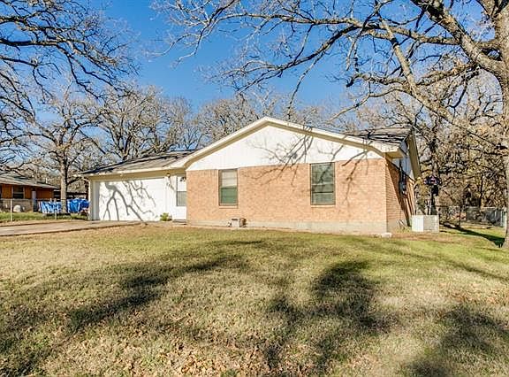 2nd image of 2801 Dennis Cir
