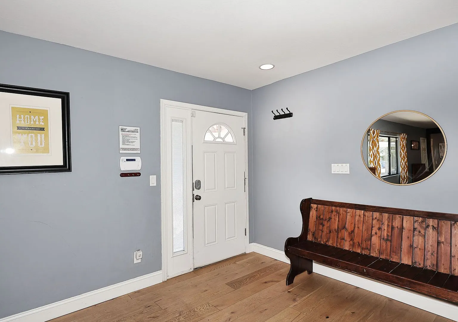 Fully Furnished Remodeled 4 Bedroom / 4 Bathroom Home with spacious back yard & pool in Central P... — Photo 4
