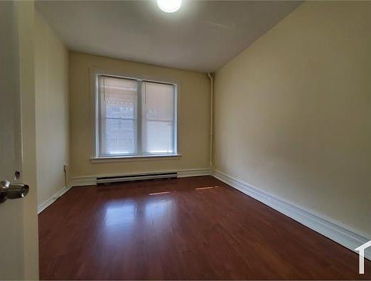 1st image of 423 W Liberty St #1