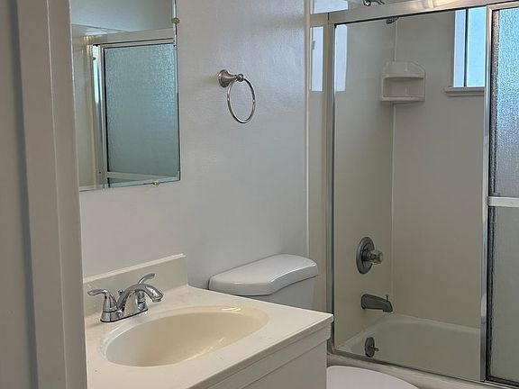 4th image of 1400 Floribunda Ave #304