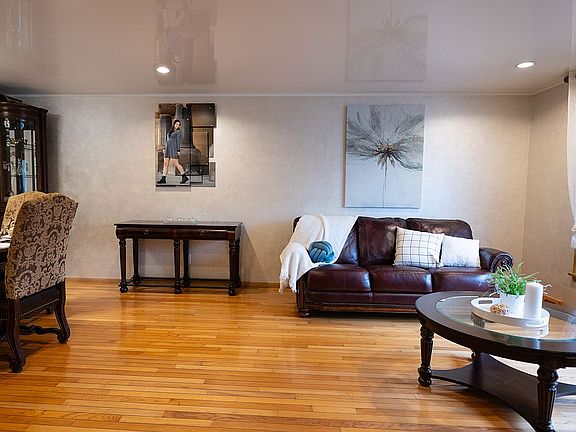 5th image of 24011 Greenlawn Ave