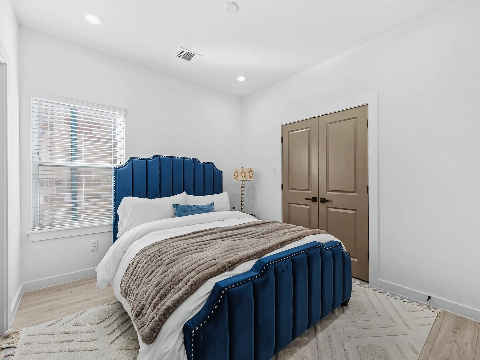 3 bed, 1786 sqft, $5,700 — Photo 2