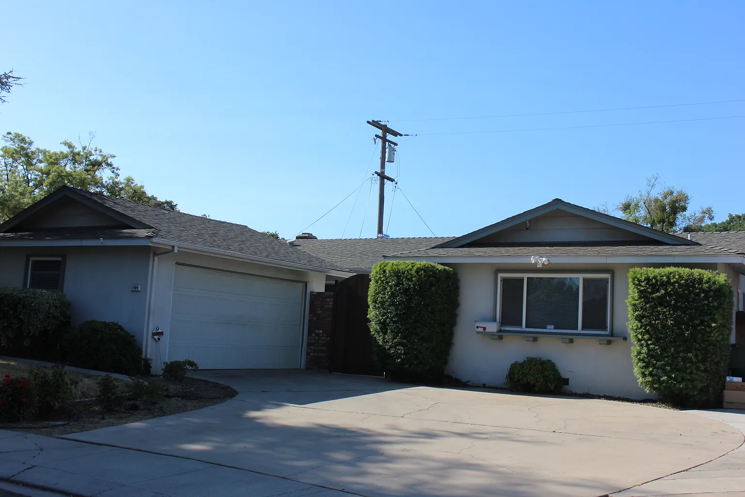 1104 Duchess Ct photo 1