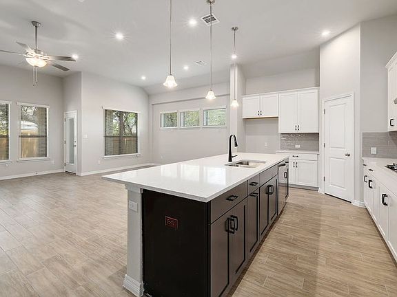 5th image of 1921 Sauterne Dr