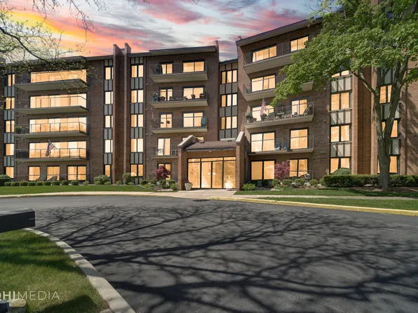 601 Lake Hinsdale Dr APT 108, Willowbrook, IL 60527