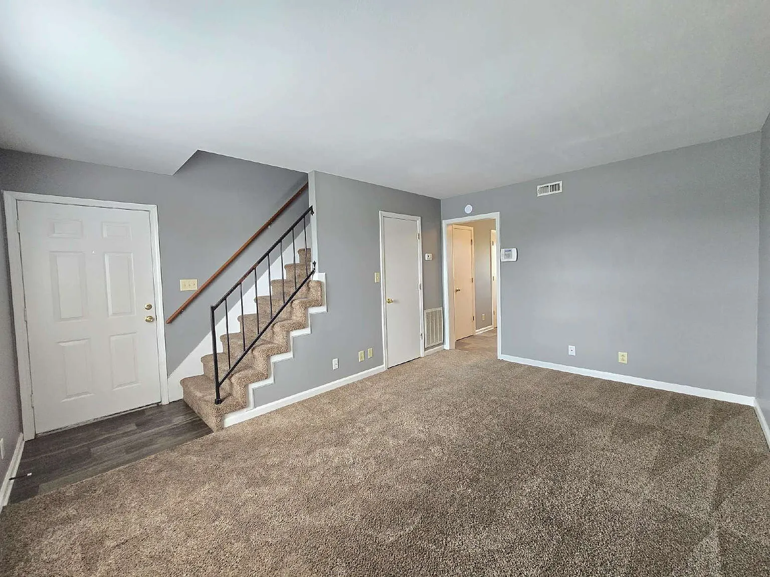 2 bed, 1.5 bath, 950 sqft, $975 — Photo 3