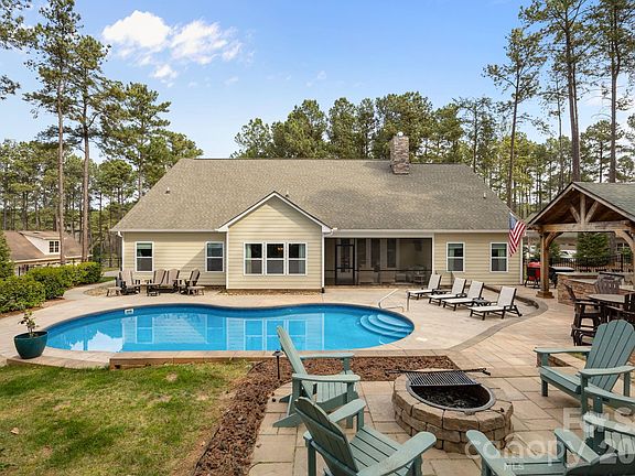 5th image of 6354 Harbor Oaks Dr
