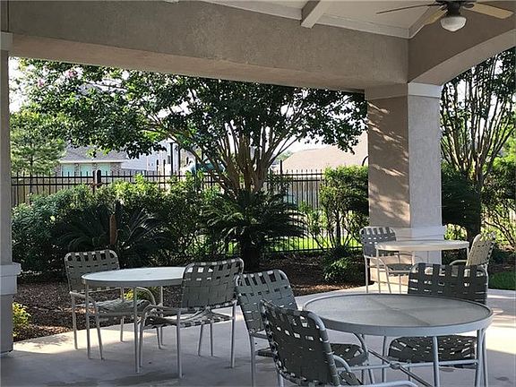 4th image of 240 Rolling Creek Ln