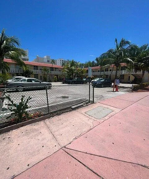 441 Collins Ave #6 — Photo 1