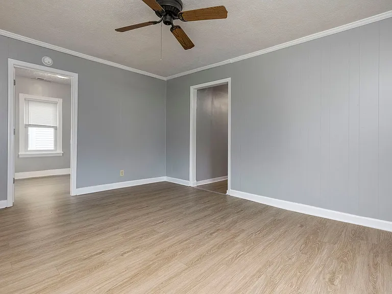 4060 La Salle Ave — Photo 4