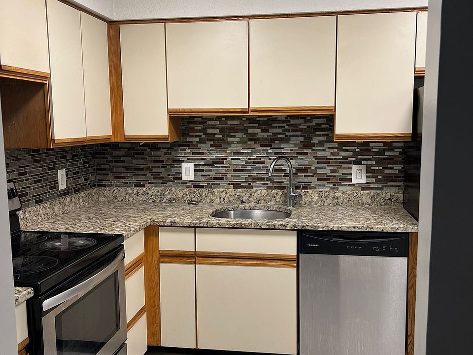 1st image of 1380-1390 East St #1390-204