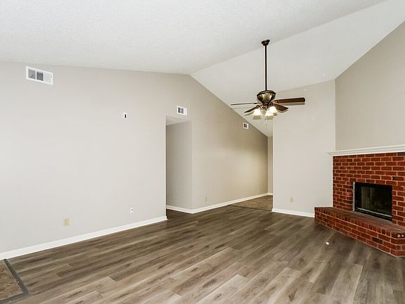 5th image of 4586 Kings Grant Dr