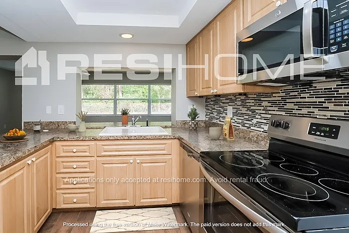 Building Photo - 13200 Sumpter Cir