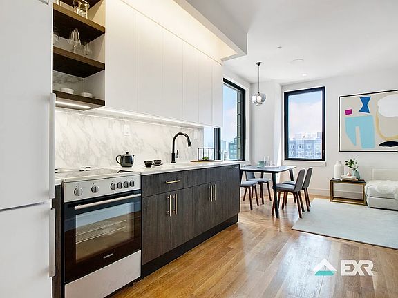 5th image of 321 Wythe Ave #1302