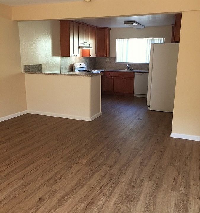 1st image of 155 N Murphy Ave