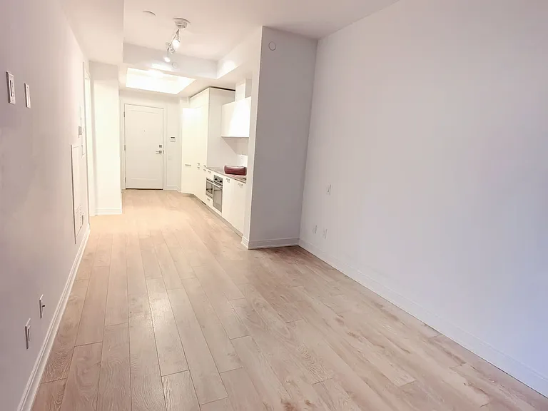50 Charles St E #2607 — Photo 8
