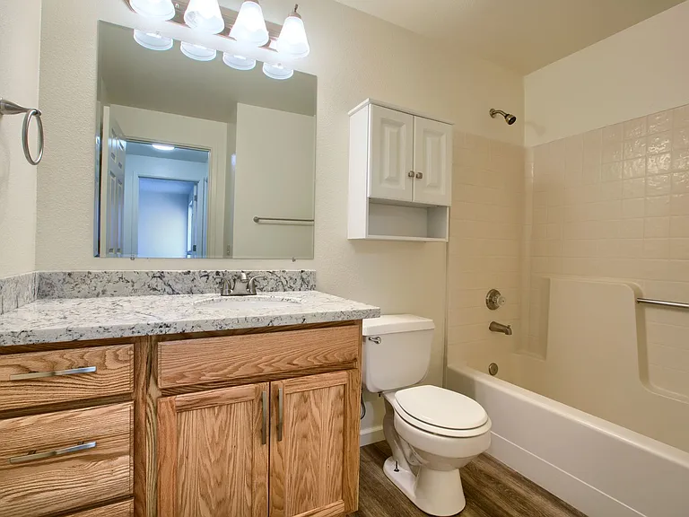 Campus Landing Apartments — Photo 35