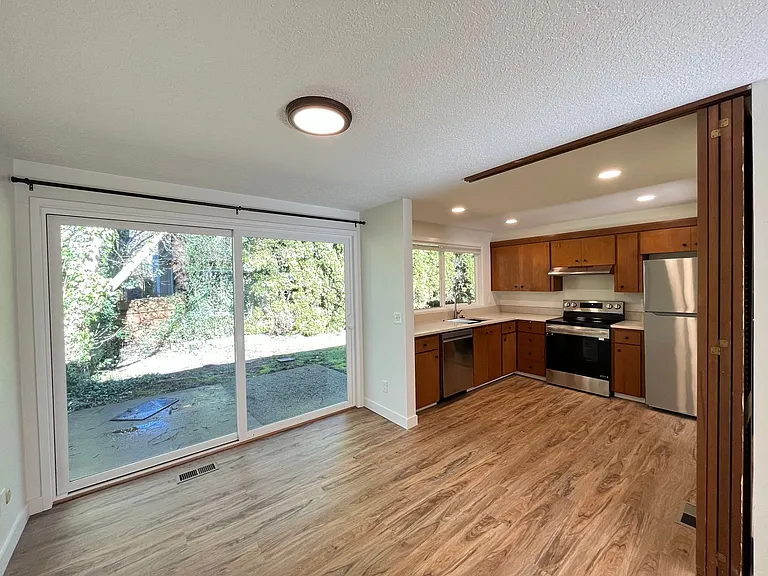 9007 SW Monterey Pl — Photo 8