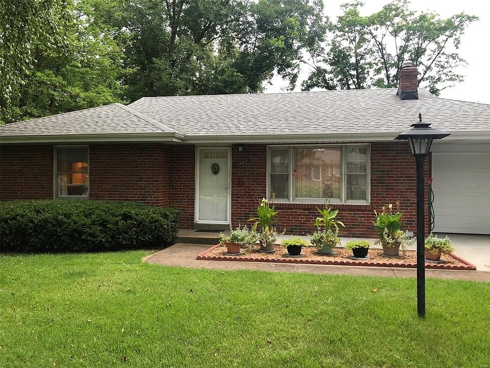 2nd image of 1236 Kroeger Dr