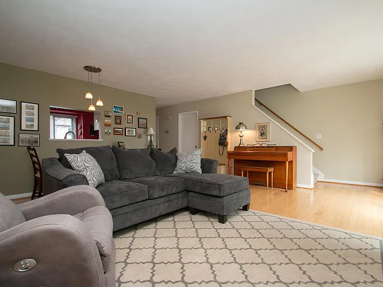 3451 Londonderry Ct — Photo 6