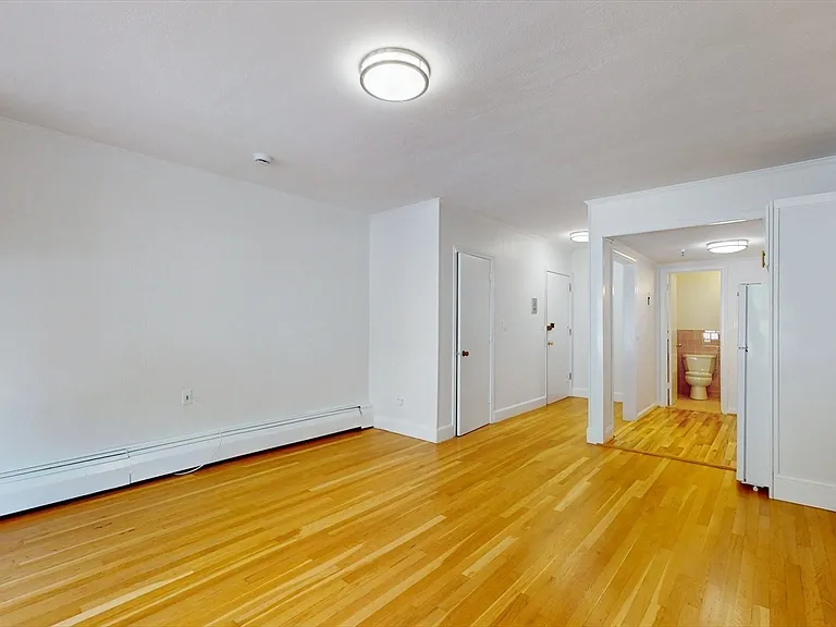 513 Beacon St #3 — Photo 4