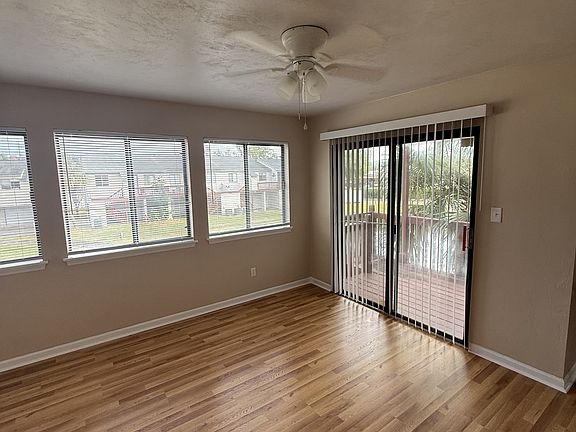 2nd image of 1313 Airport Dr #Drb4