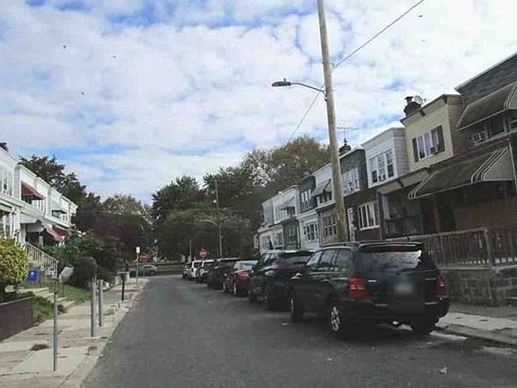 Exterior Neighborhood (street photo)