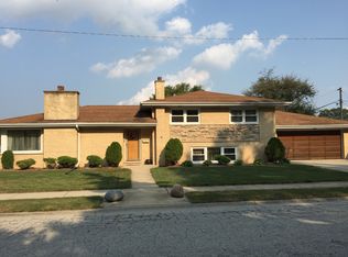 515 Courtesy Ln, Des Plaines, IL 60018