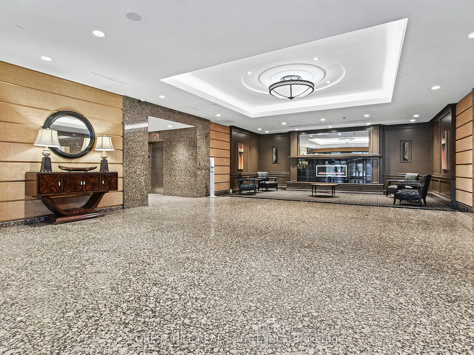 Residences of the Madison Centre — Photo 4