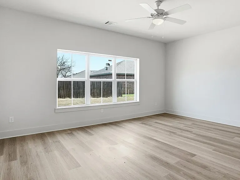 307 Railroad Ave — Photo 18