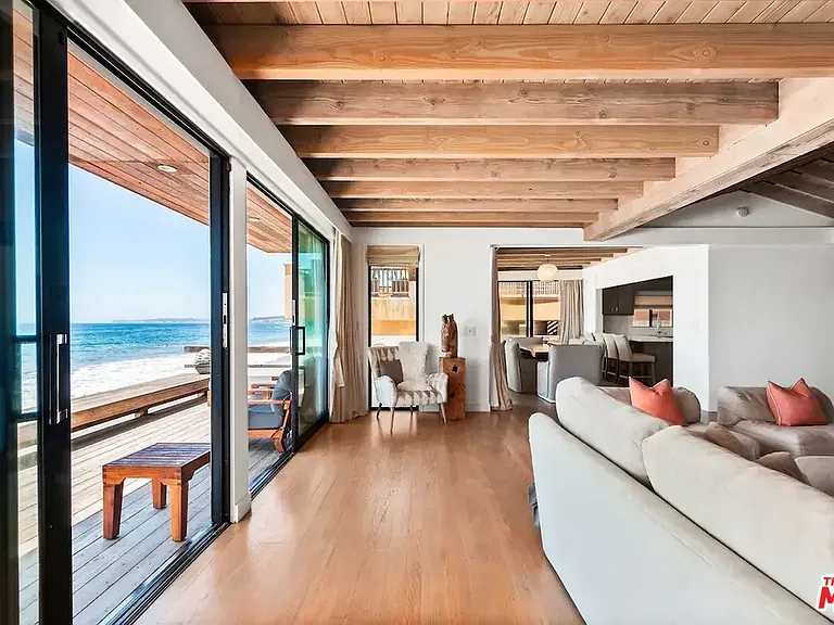 24608 Malibu Rd — Photo 8