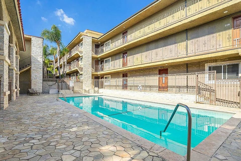 3220 Altura Ave Glendale, CA 91214 (3)_06032025