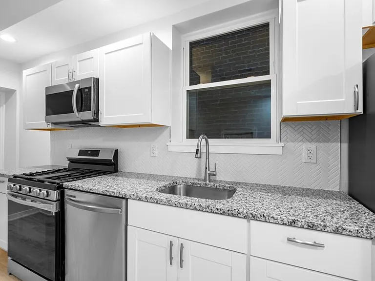 2230 Christian St #2 — Photo 7